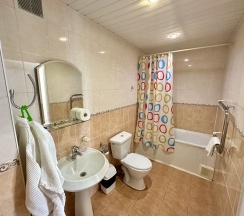 СТАНДАРТ СЕМЕЙНЫЙ с двуспальной кроватью в Сталагмит