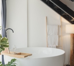 Одноместные апартаменты с 2 комнатами двуспальная кровать в YOLO Bangkok Boutique Hotel
