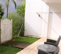 Апартаменты c 1 комнатой с балконом в The Melanesian Port Vila Hotel