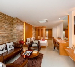 Семейный номер Standard с балконом в Club Bamboo Boutique Patong Beach Resort