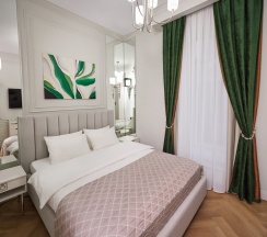 De Luxe Премиум двухместный номер с кроватью Queen-size в Тверские Замки DeLuxe
