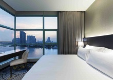 Двухместный клубный номер Standard с видом на город двуспальная кровать в Chatrium Hotel Riverside Bangkok