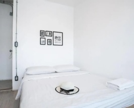 Двухместный номер двуспальная кровать в Sleepcase Hostel