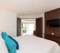 Люкс c 1 комнатой с балконом в Dewa Phuket Resort & Villas