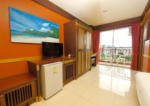 Двухместный номер Standard с балконом двуспальная кровать в 99 Residence Patong