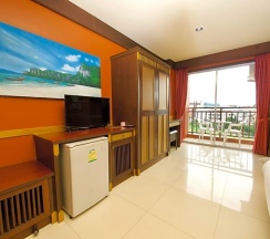 Двухместный номер Standard с балконом двуспальная кровать в 99 Residence Patong
