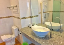 Двухместный номер Deluxe с балконом двуспальная кровать в Tamali Hotel