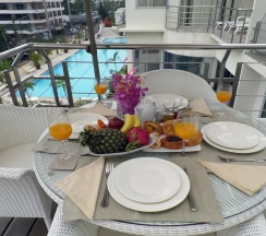 Апартаменты с 2 комнатами с балконом в Westbury Residence