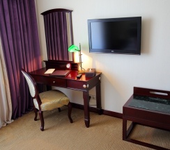 Трёхместные апартаменты Deluxe с 2 комнатами с балконом в Park Hotel Bishkek
