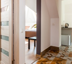 улучшенный четырехместный с ванной комнатой в Relax88