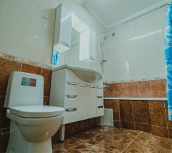 2-комнатный номер стандарт с 1 односпальной и 1 двуспальной кроватью в Анапа