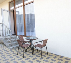 Семейный номер(двуспальная кровать, кресло-кровать) в Ленивый тюлень