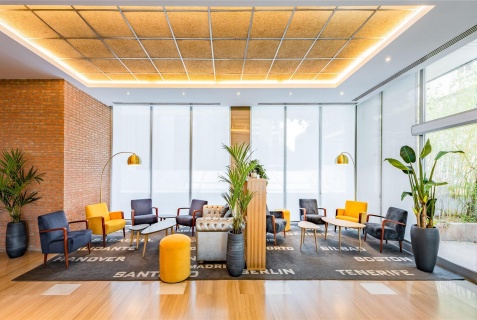 Мадрид: Отель Hotel Madrid Chamartín Affiliated by Meliá