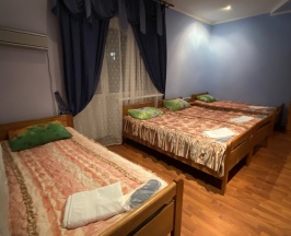 Четырёхместный номер Standard с балконом в Эдем