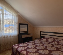 Четырёхместный номер Standard с балконом в Удача