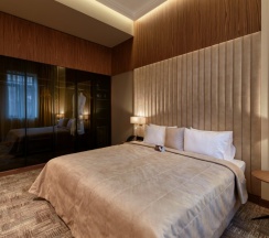 Двухместный люкс Executive с диваном двуспальная кровать в Hayasa Hotel Yerevan