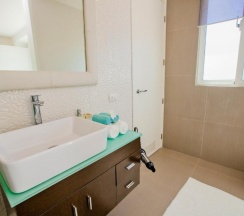 Апартаменты в Incredible 4BR Beachfront Penthouse with Ocean View