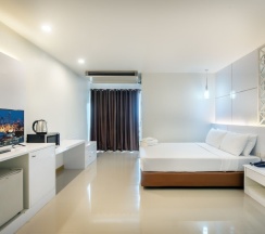 Двухместный номер Superior с балконом двуспальная кровать в The Legacy Hotel