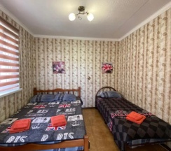 Трёхместный номер Economy с красивым видом из окна в Архипка Rooms