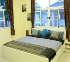 Вилла с 3 комнатами с балконом в Suanson Paragon Green Villas