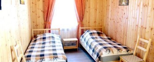 Номер эконом с 2 односпальными кроватями с общей ванной комнатой #2 в Березка