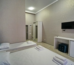 Трёхместный номер "Комфорт" в Krystall