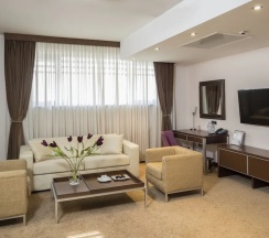 Двухместный люкс двуспальная кровать в In Hotel Belgrade