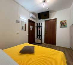 Двухместный стандарт с двуспальной кроватью и удобствами в номере в Митяевский