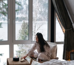 Большой А-фрейм с видом на озеро в Fusion Inn