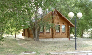 Четырёхместный коттедж с красивым видом из окна в Поплавок на Ахтубе