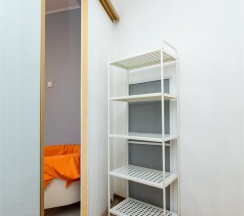 Жилая комната с двухспальной кроватью в 3-х квартире с общим санузлом и кухней Ш10-24 (1-2) в Какаду