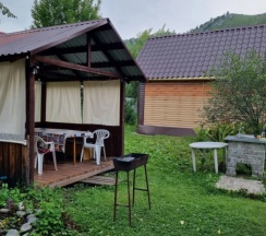 Коттедж с красивым видом из окна в Чай с мятой