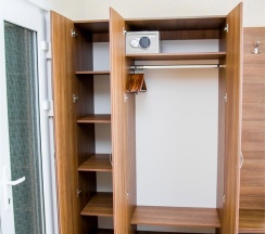 Семейный (CONNECTION) c видом на БАССЕЙН- 2 смежных СТАНДАРТА в Villaggio