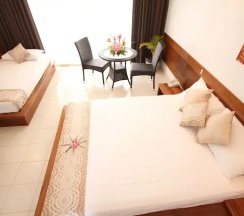 Номер Standard с балконом в The Melanesian Port Vila Hotel