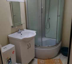 Номер улучшенный семейный с 1 односпальной и 1 двуспальной кроватью в Villa na peske