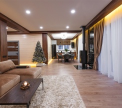 Дом в лесу в Green club family