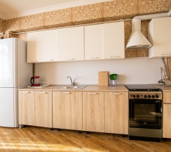 Люкс 3-х комнатный с кухней и балконом 4-х местный в Жемчуг