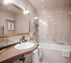 Улучшенный двухместный номер с 2 отдельными кроватями в Ring Premier Hotel