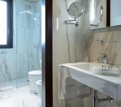 Четырёхместный номер в Отель C-Hotels Concorde