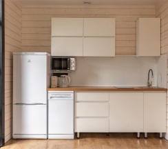 Коттедж с одной спальней, купелью и баней в Black Village Family