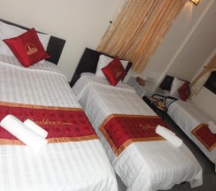 Кровать в общем номере в Casablanca Hotel