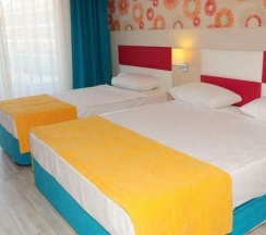 Двухместный номер Standard с балконом двуспальная кровать в Side Win Hotel