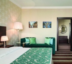 Люкс двухкомнатный в Ramada by Wyndham Kazan City Centre