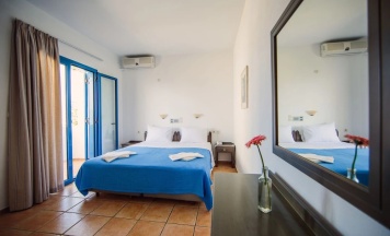 Трёхместные апартаменты в Iliana Hotel