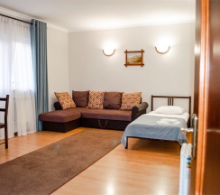 Двухкомнатный делюкс в Альпийский двор