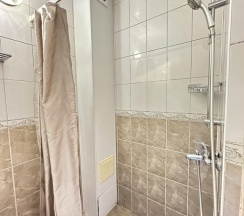 Двухместный номер Comfort с балконом двуспальная кровать в Светлана