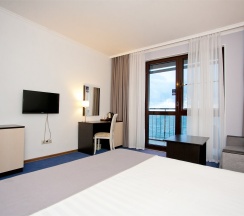 Супериор с балконом и видом на море (одна кровать 160 см, диван 120 см) 3* в Golden hills