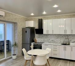 Апартаменты с балконом и с красивым видом из окна в Квартира Harmony Place