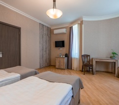 Номер Standard в Imperial House Hotel
