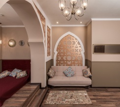 Джуниор Cюит в Welcome House